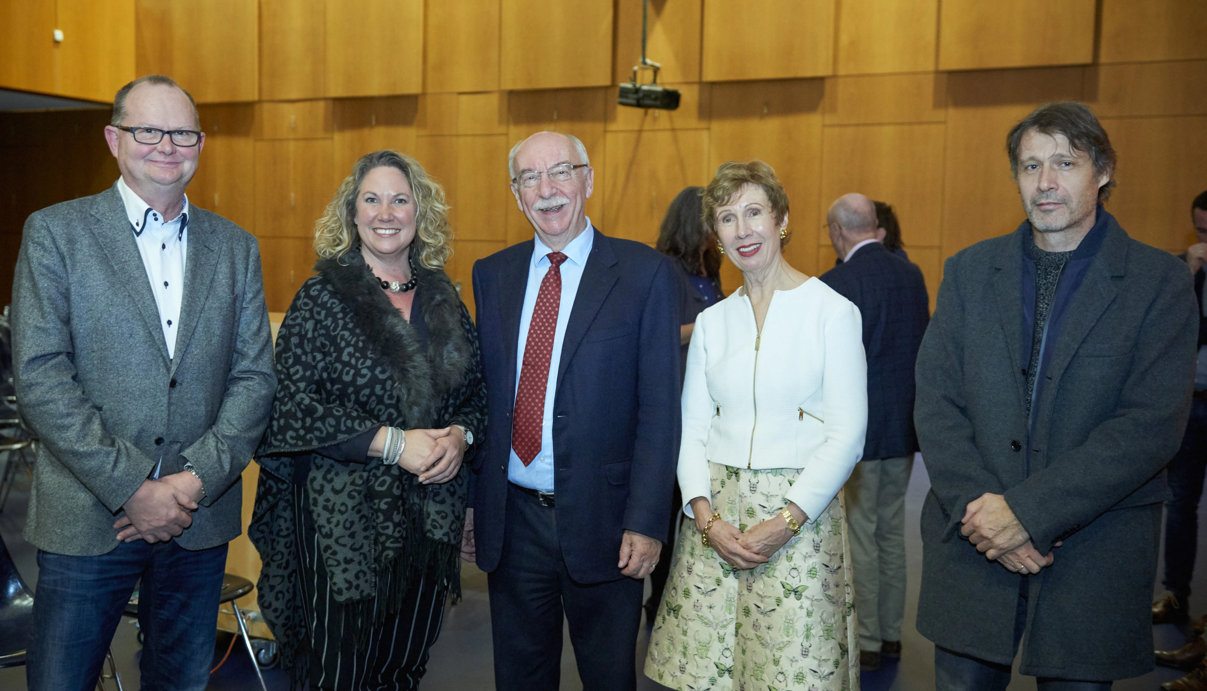 V.l.n.r.: Eugen Krax, Vorstand Bittmann-Stiftung, Landrätin Bettina Dickes, Prof. Dr. Gerd Gigerenzer, Sabine Bittmann Vorstandsvorsitzende Bittmann-Stiftung, Eckhard Schüßler Vorstand Bittmann-Stiftung.