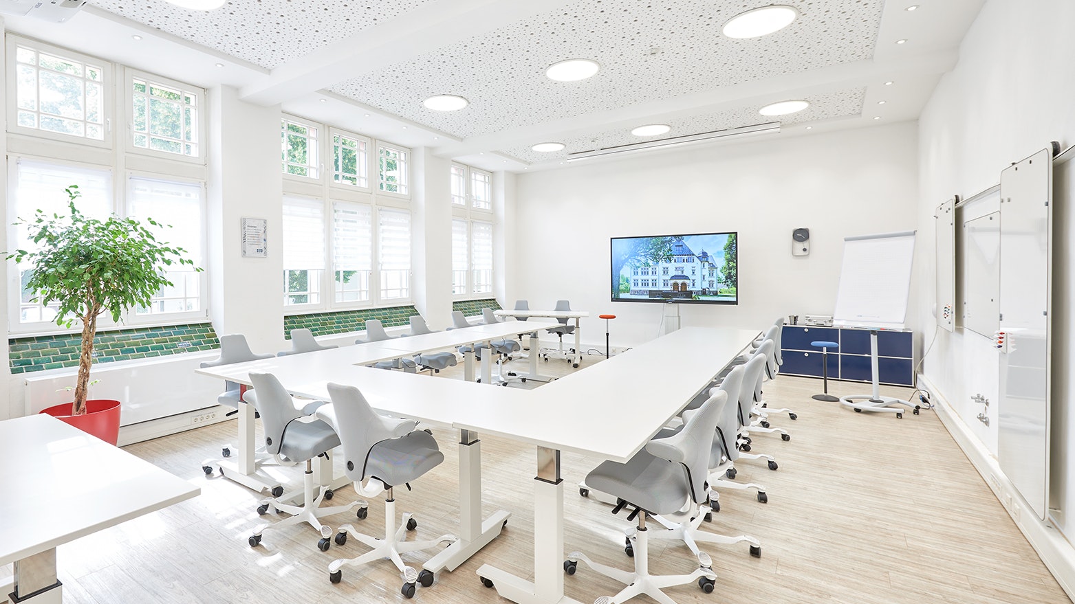 Heller und geräumiger Seminarraum –