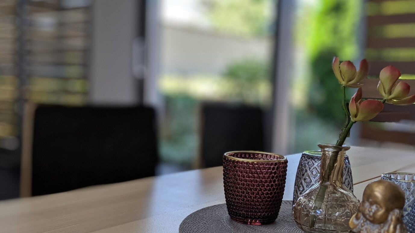 Gemütlicher Wohnraum mit persönlicher Note