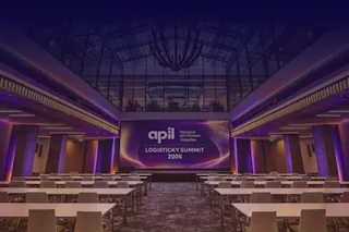 Logistický Summit APIL 2026 – BITO CZ jako partner akce Konferenční sál připravený pro Logistický Summit APIL 2026 s projekcí loga akce na hlavní obrazovce.