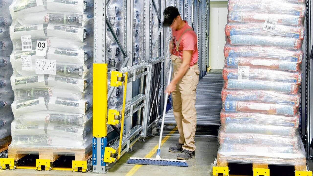 Canal de rodillos abatible hacia arriba