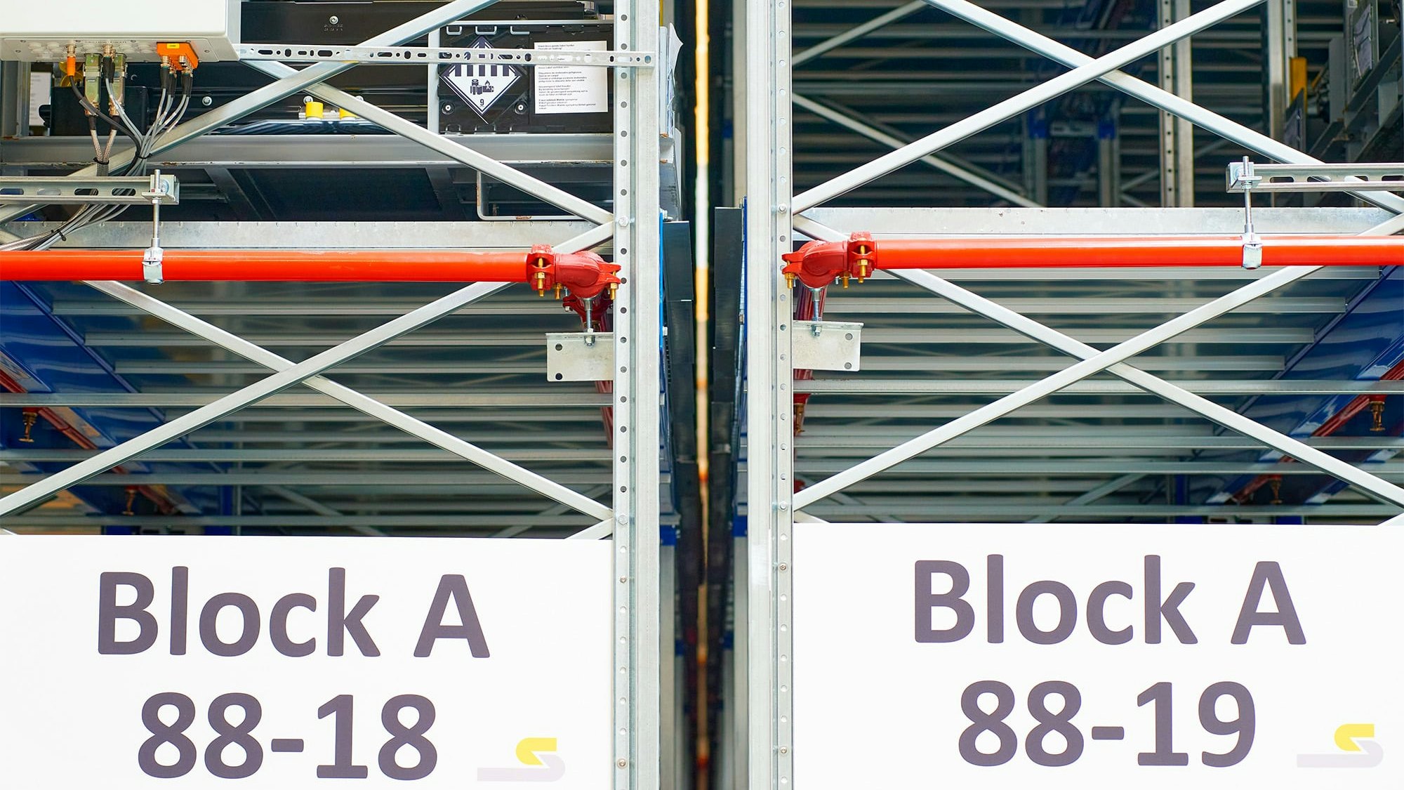 Verfahrbare BITO Palettenregale mit Feuerlöschanlage