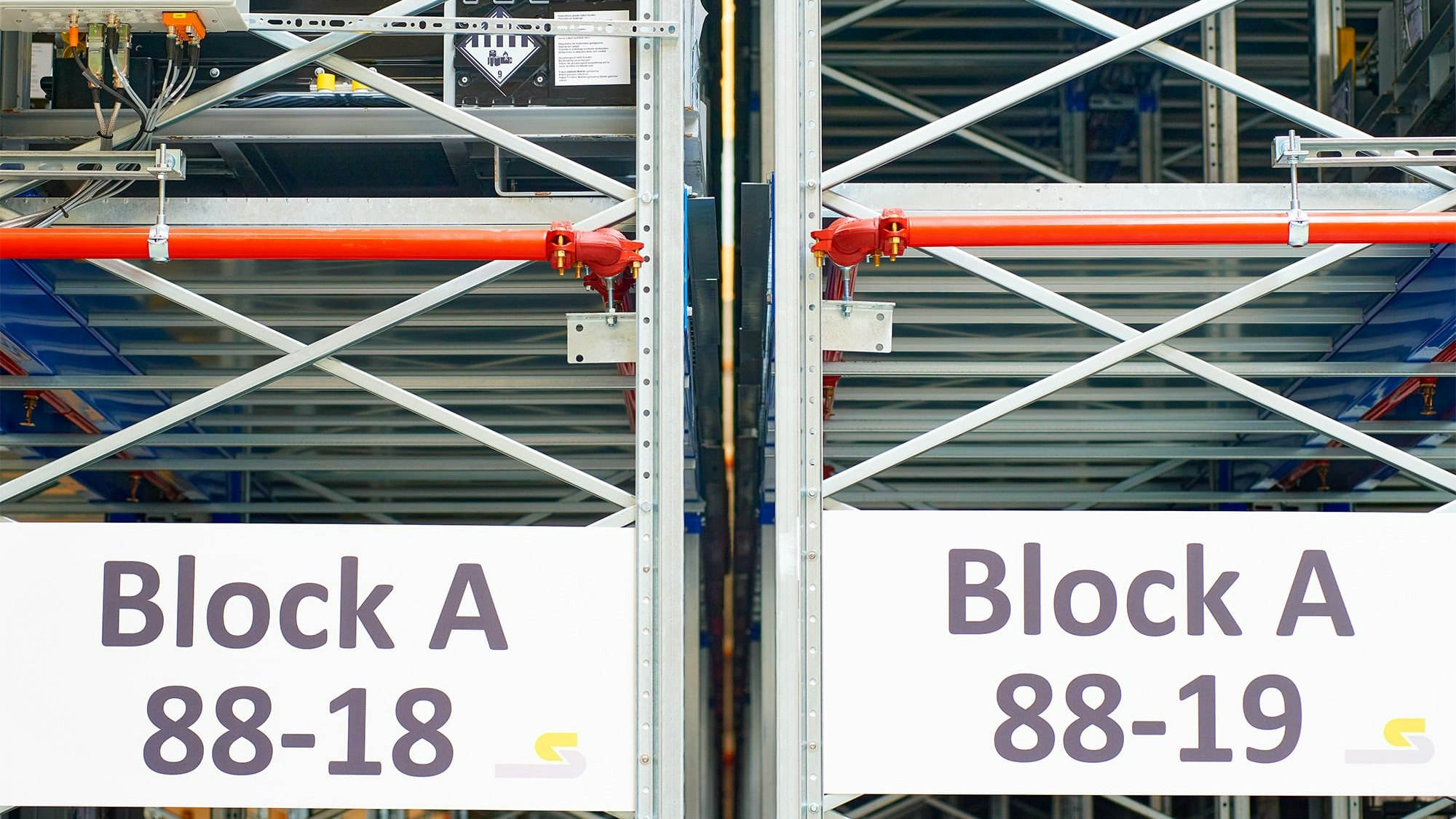 Verfahrbare BITO Palettenregale mit Feuerlöschanlage