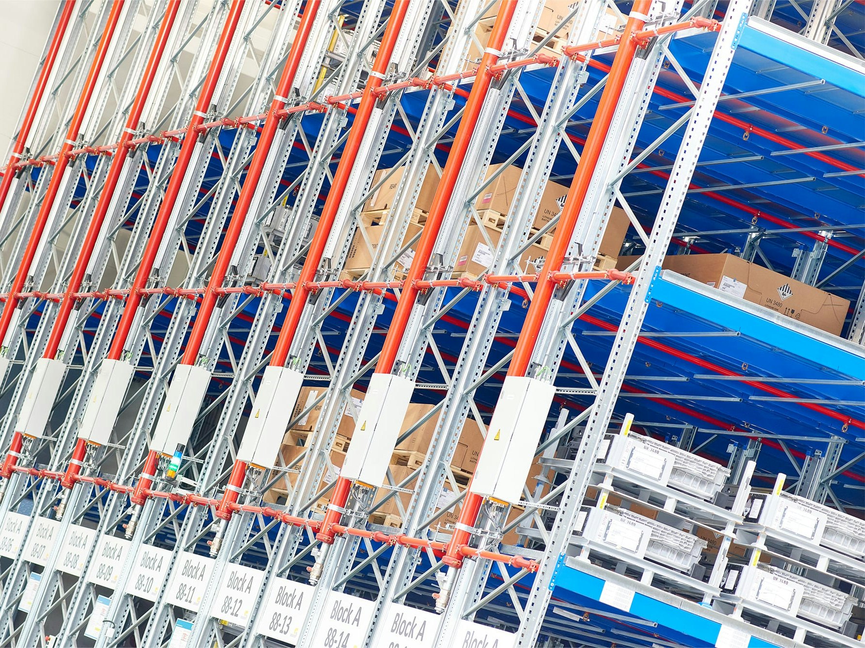 Verfahrbare BITO Palettenregale mit Feuerlöschanlage