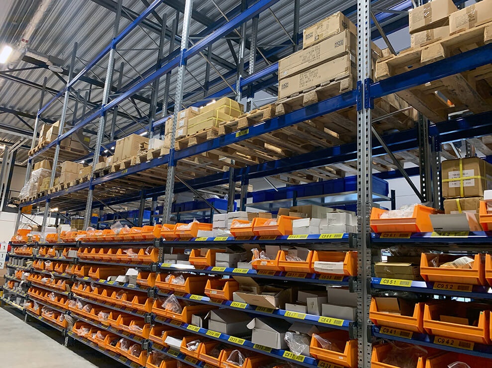 Kleinteilelager in Kombination mit Palettenlager