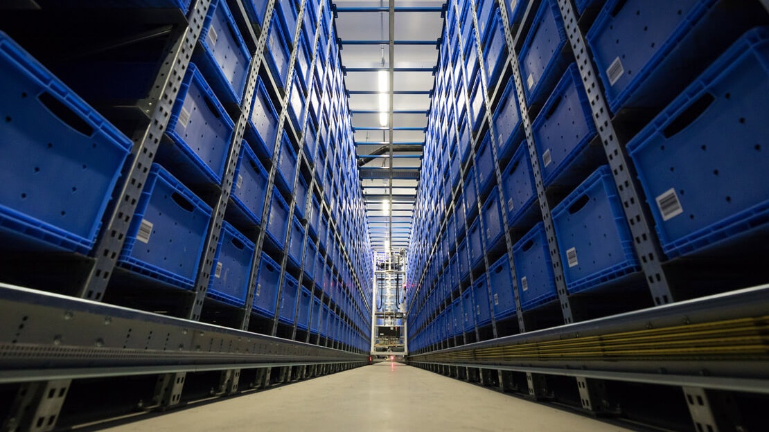 BITO Behälter in BITO Regalen. Automatisiertes Lager.