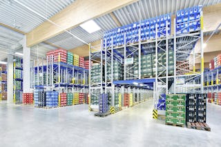 BITO Regale in einer Getränkelagerhalle