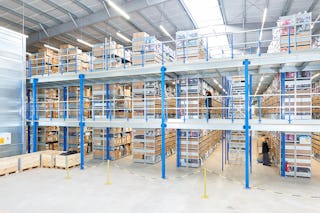 Mehrgeschossanlage Fachbodenregal