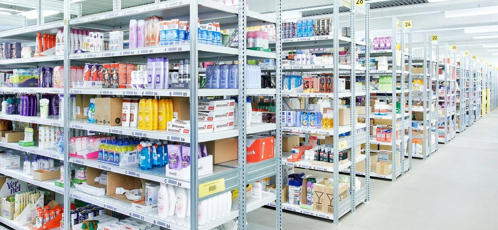 Hygieneartikel in BITO Fachbodenregalen