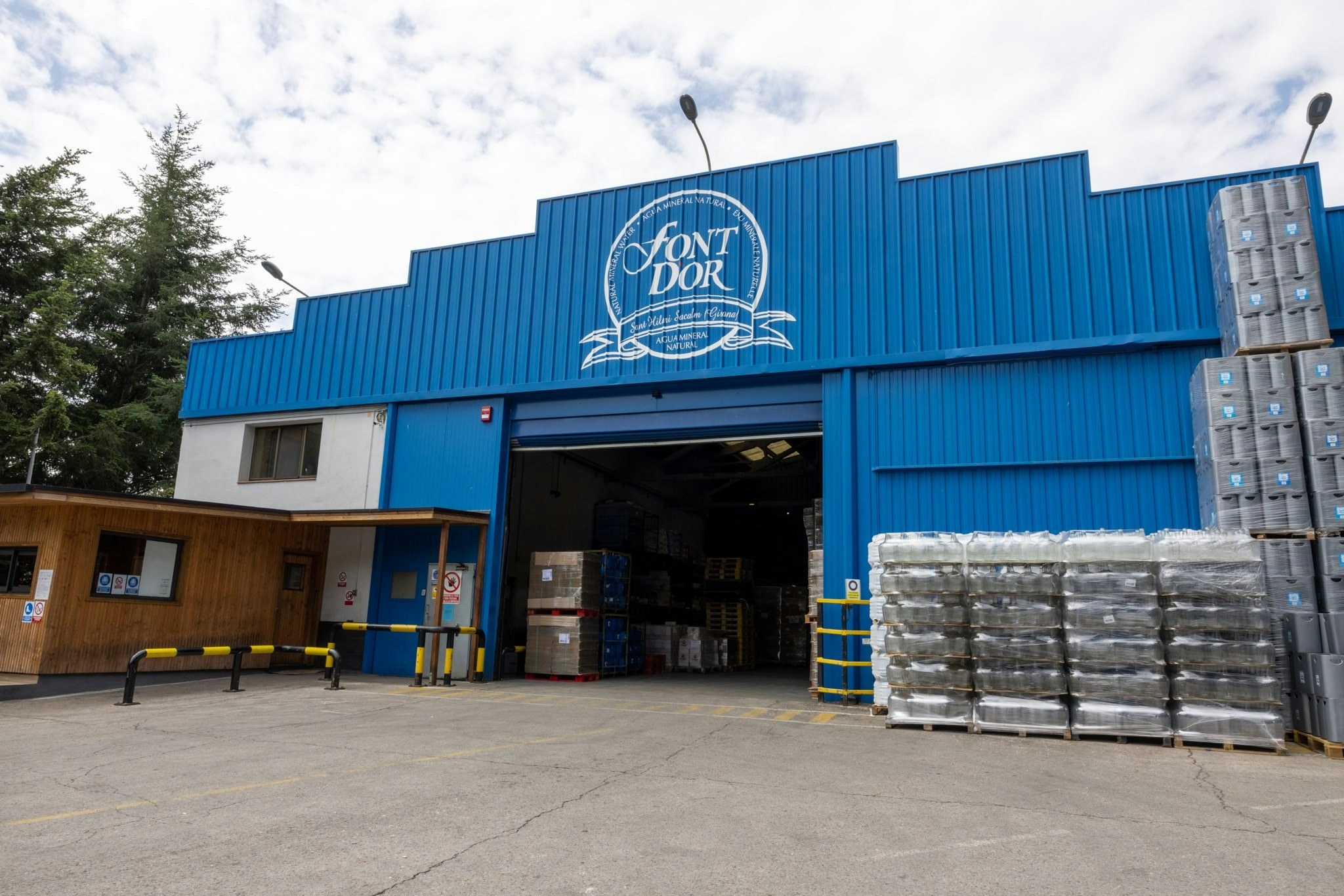 Außenansicht einer Lagerhalle, BITO Kunde