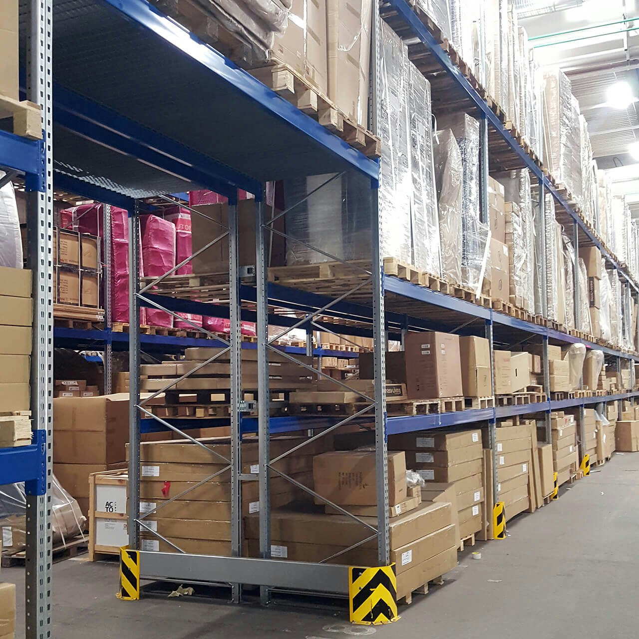 BITO Fachbodenregal und BITO Palettenregal