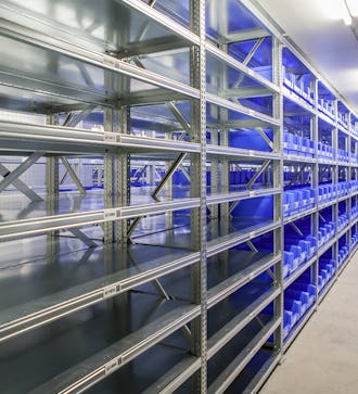 Fachbodenregale mieten