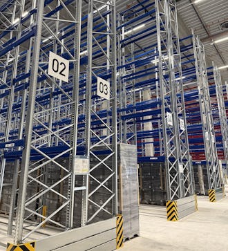 Palettenregale mieten