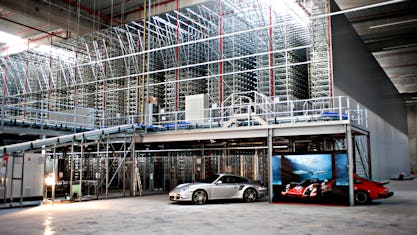 Come si ottimizzano i magazzini per l’industria automobilistica?