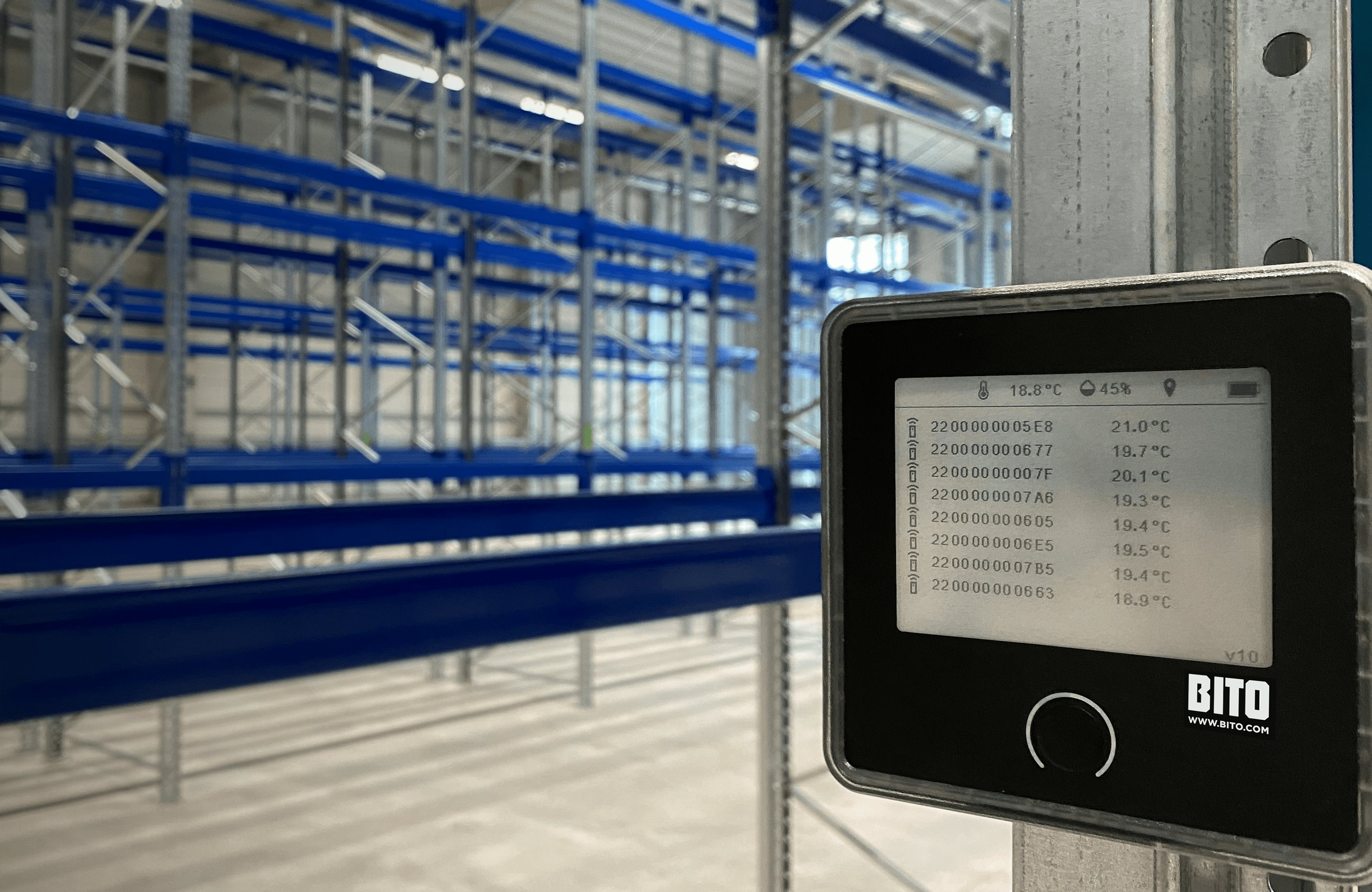 Gerät zur Überwachung der Lagerbedingungen in einem Regalsystem