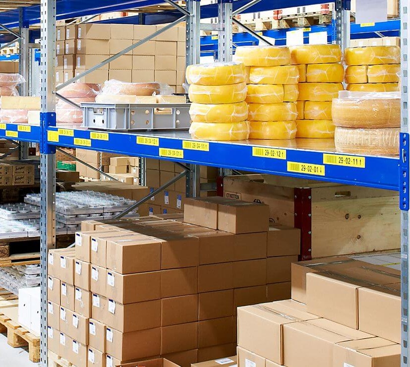 Regały paletowe Ein Stückgutdurchlaufregal von BITO für den Lebensmittel Großhandel.