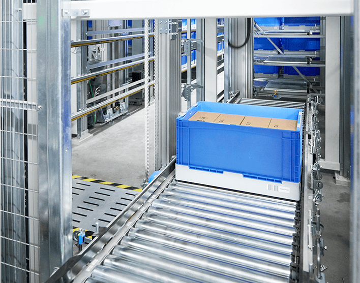 BITO Klappboxen EQ auf Rollenbahn in einem automatisierten Regal
