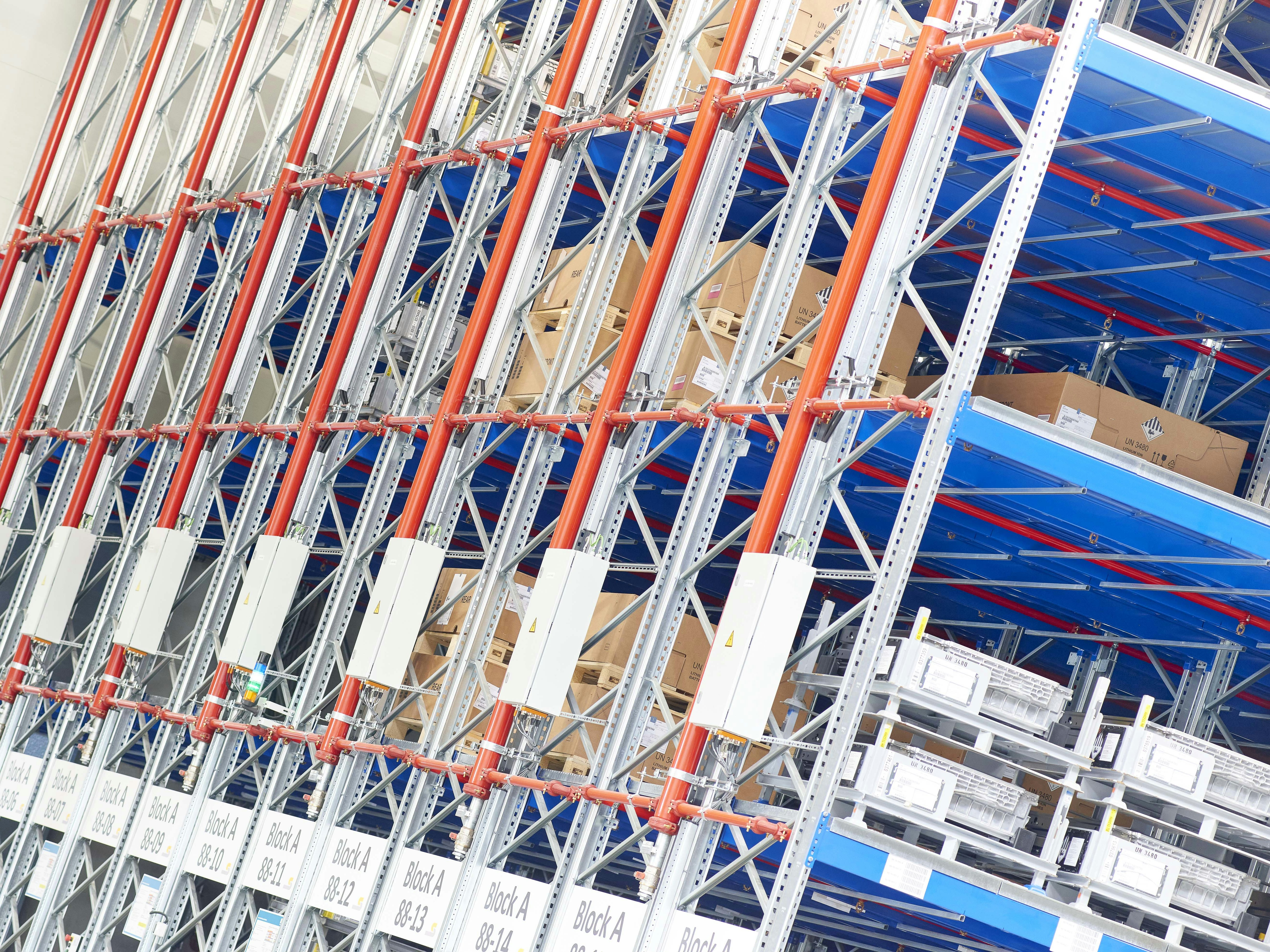 Zusammengefahrene Palettenregale von BITO
