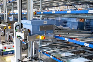 AMR vult doorrolstellingen met bakken in FIFO volgorde