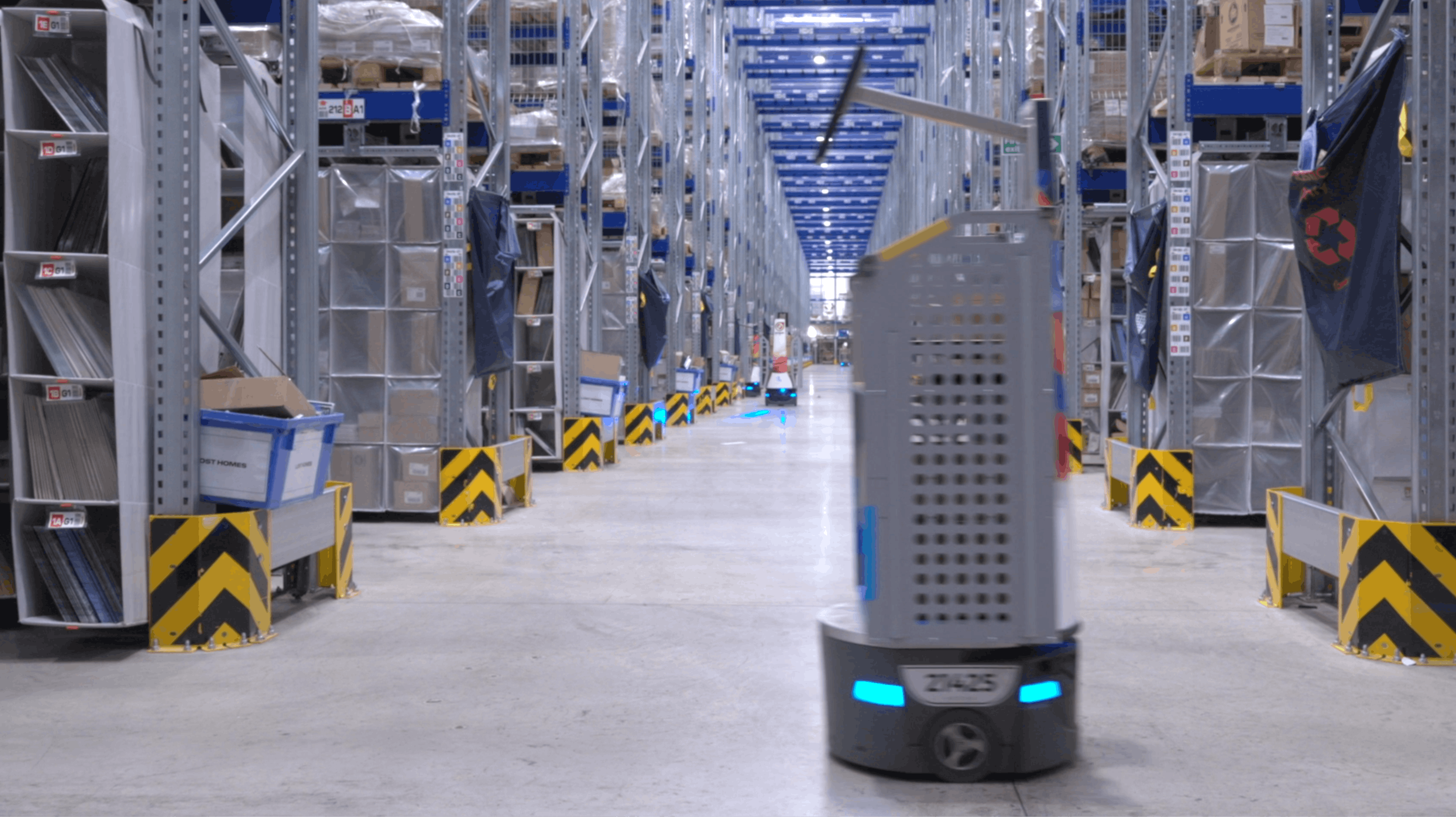 BITO Locus unterwegs zwischen Regalen