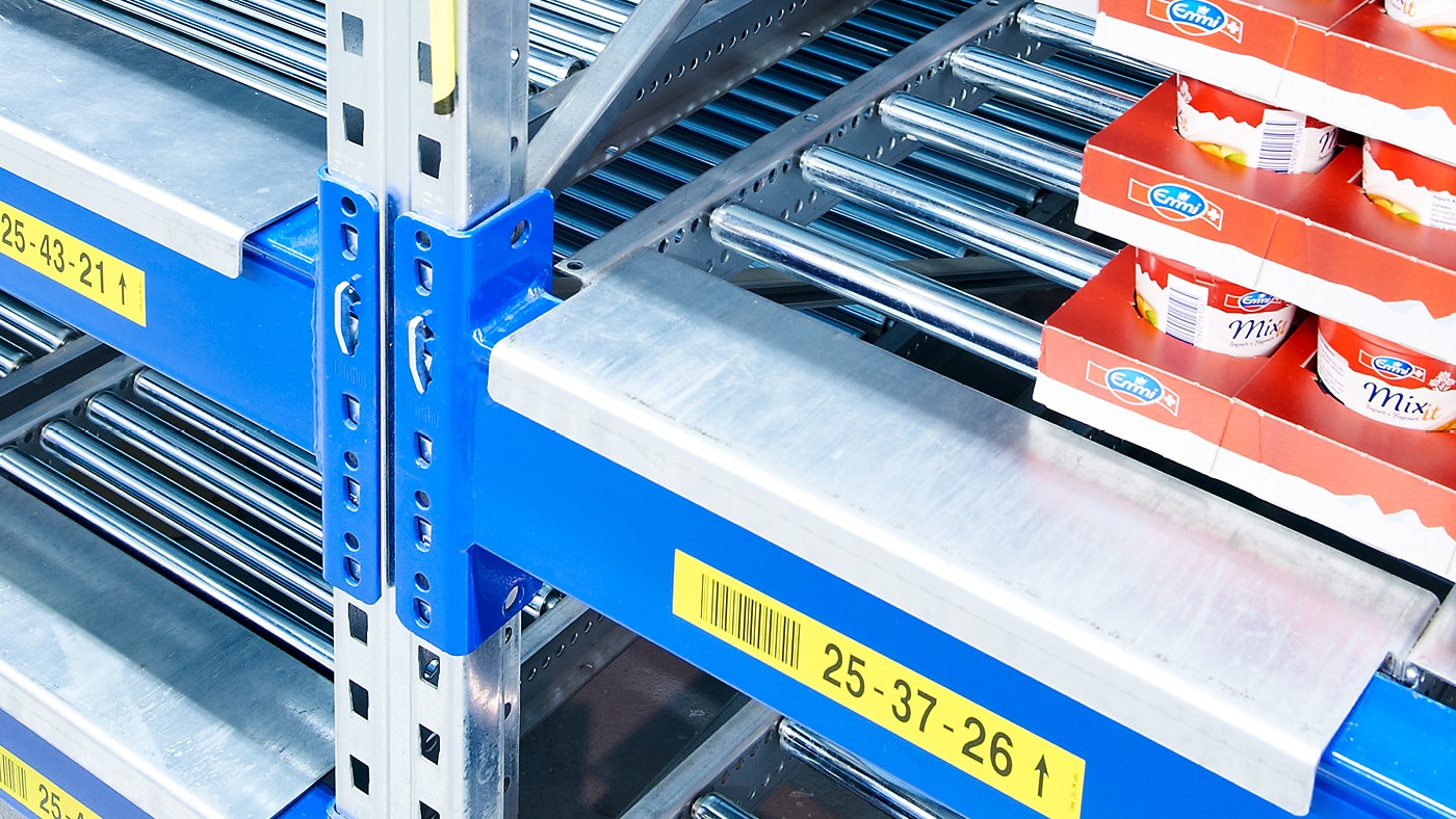 Magazijnrek met kant en klaar doorrolniveau.