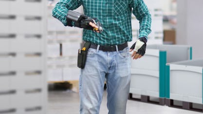 Wearables verleihen Superkräfte in der Intralogistik