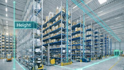 Krav til rumhøjde, brandsikring og gulv – det skal du være opmærksom på i din lagerplanlægning