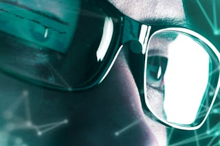 Mann mit Brille zum Thema hello Warehouse