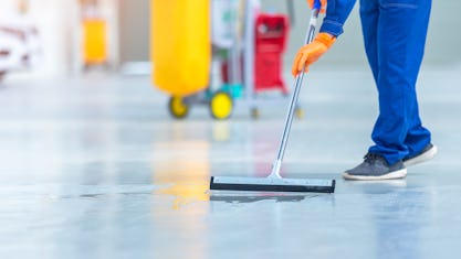 Industriereinigung im Lager