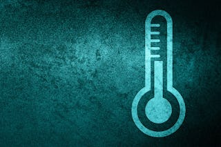 Ein Arbeiter beim Kommissionieren.