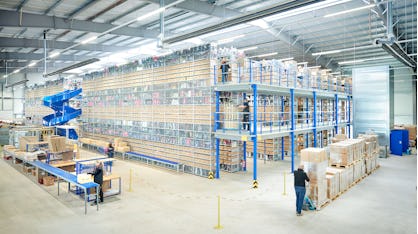 Wie baue ich ein geordnetes Lagersystem auf?