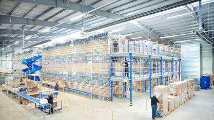 Comment concevoir un entrepôt bien organisé ?