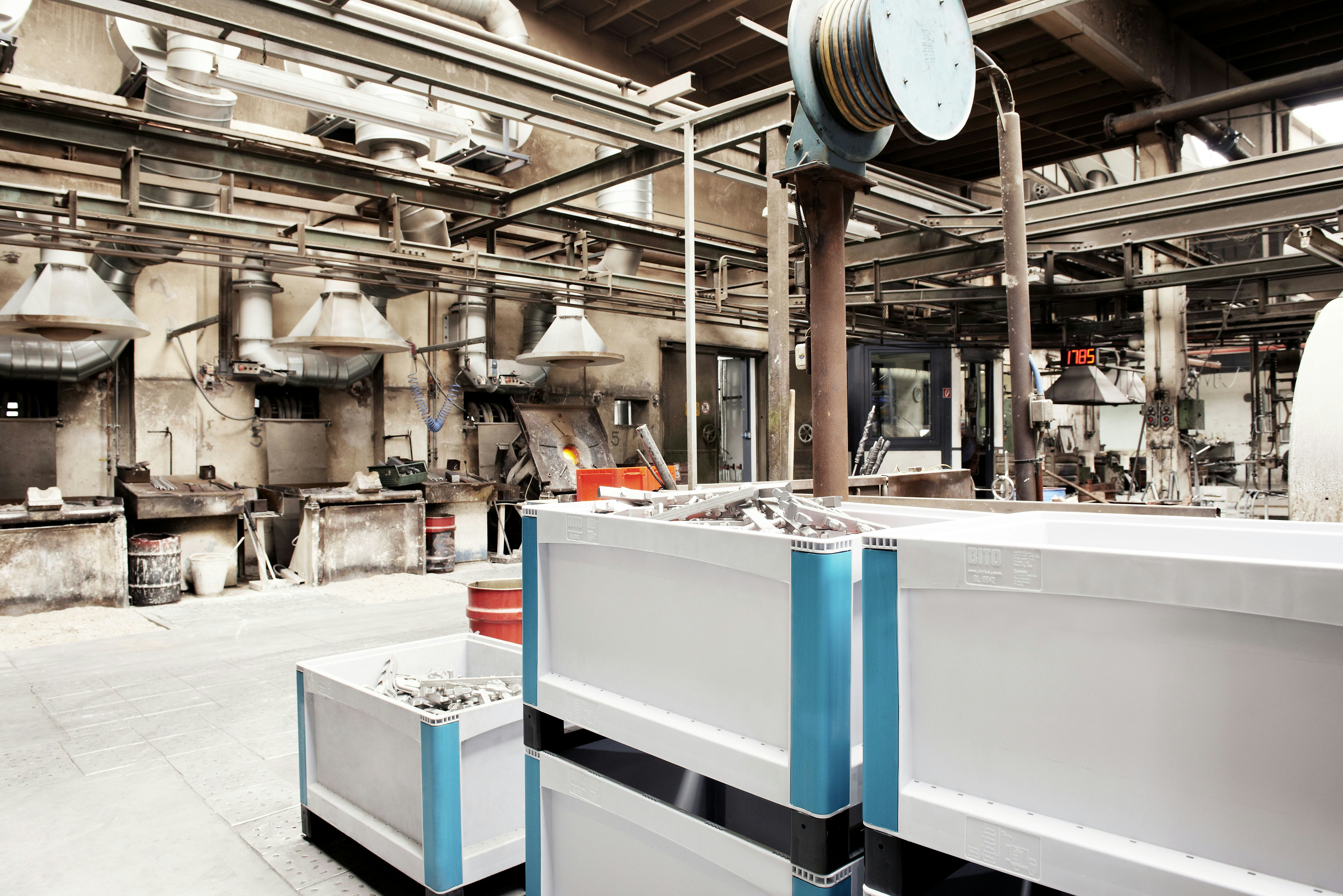 Schwerlastbehälter SL im Einsatz bei Schubert-Salzer-Lobstein Schwerlastbehälter SL im Einsatz bei Schubert-Salzer-Lobstein