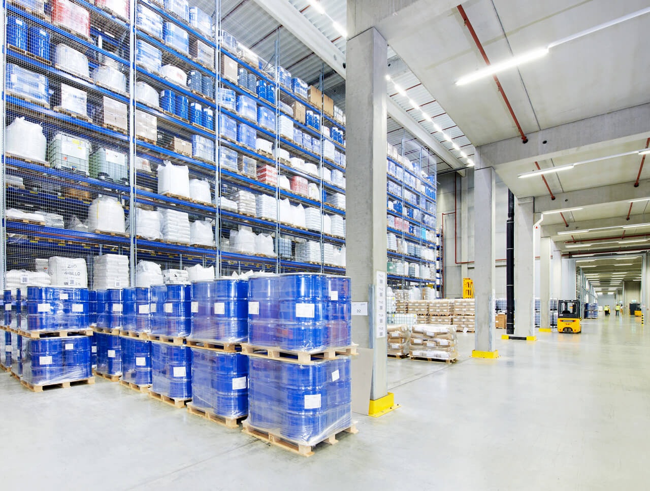 Großes Palettenregal