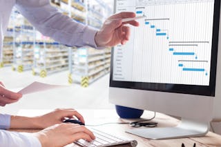 Personen beim einteilen der Dienste