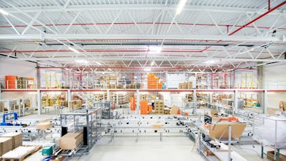 Optimiser les conditions d'éclairage dans l'entrepôt, éviter les accidents