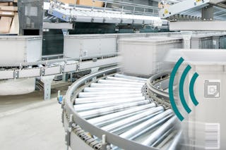 BITO Behälter auf einer Rollenbahn