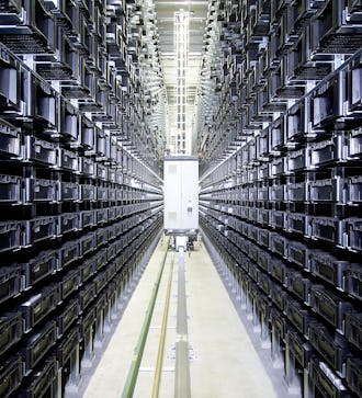 Small parts KLT containers for automated storage