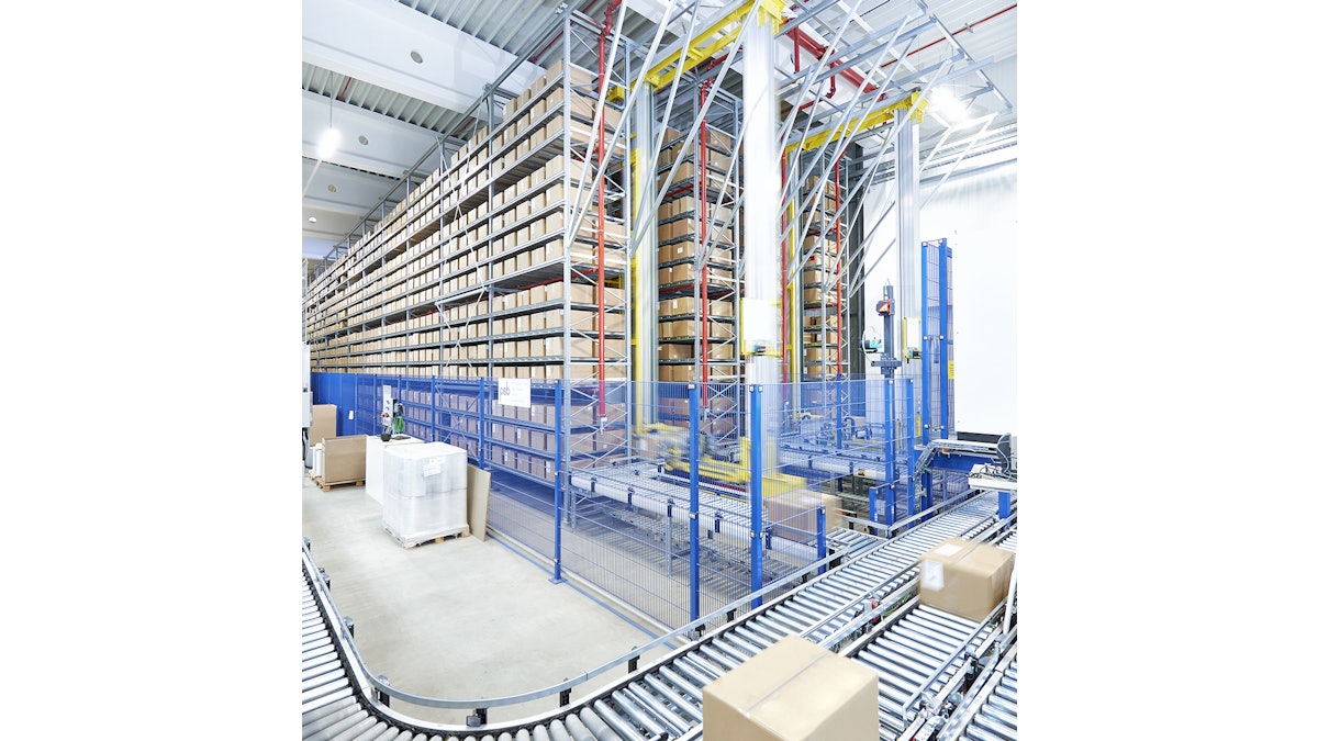 Regalsystem mit Rollenbahn