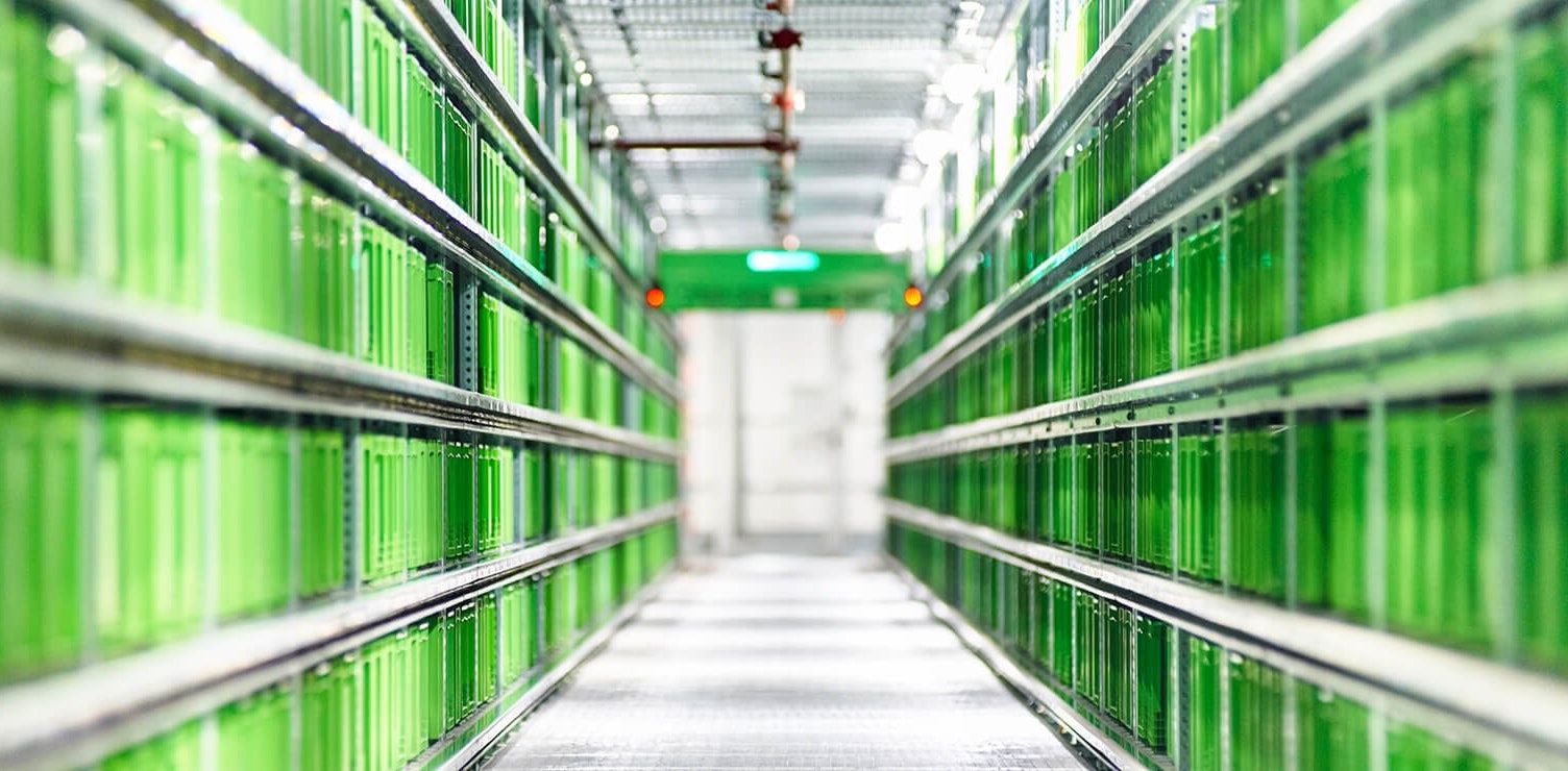 Regale für Stückgutlagerung. Automatisiertes Kleinteilelager