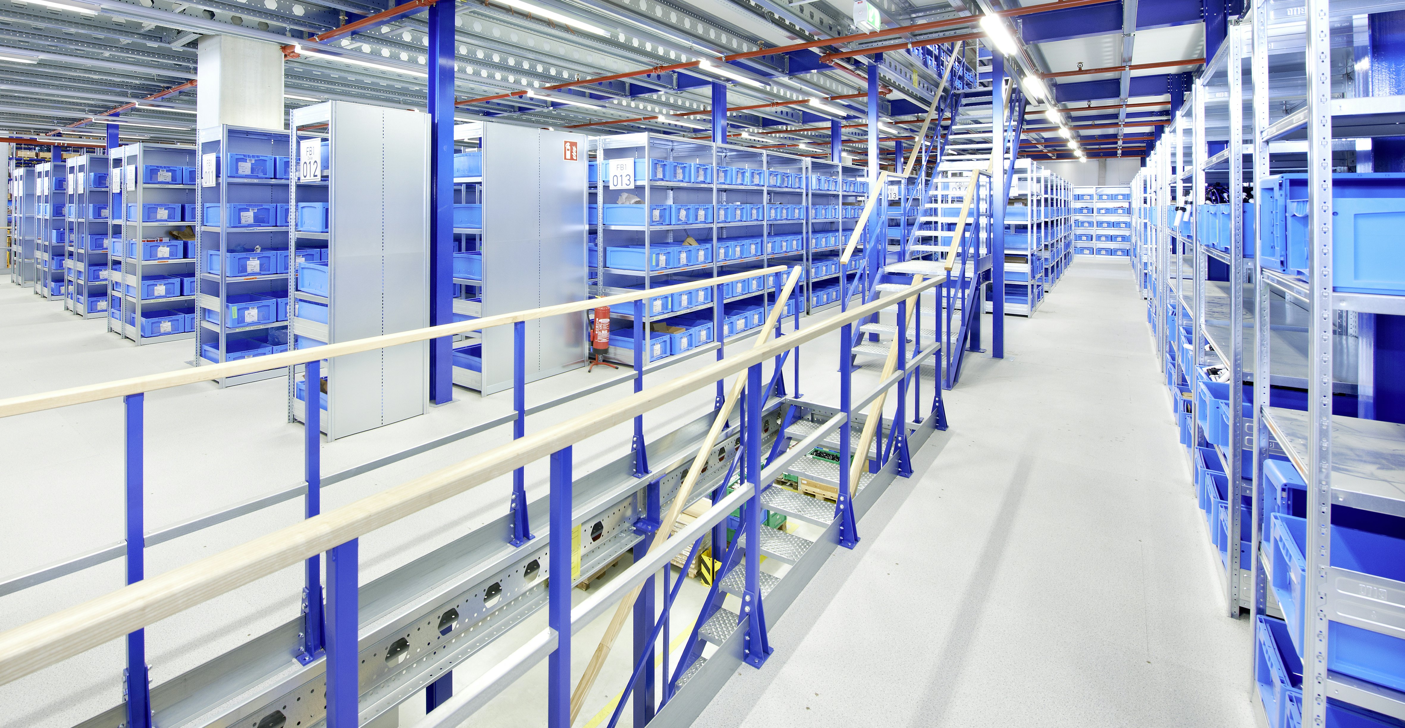 BITO Boltless shelving Fachbodenregal und Lagerbühne